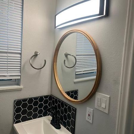 Cozy 1 Bed Close To Downtown Houston Bagian luar foto